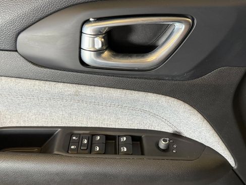 Used 2024 Jeep Compass Latitude image 18