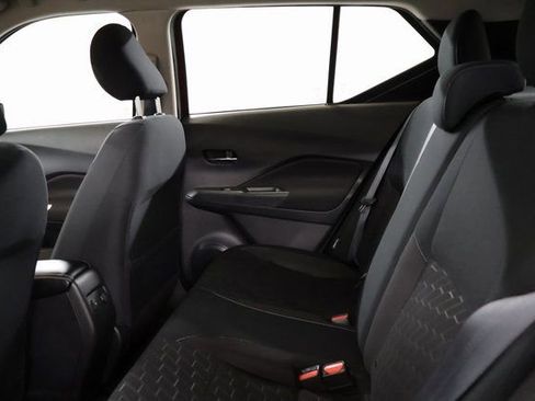 Used 2023 Nissan Kicks SV image 11