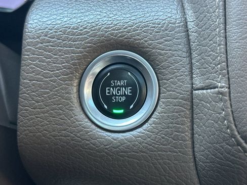 Used 2021 GMC Yukon XL Denali w/ Denali Premium Package AWD/4WD image 29