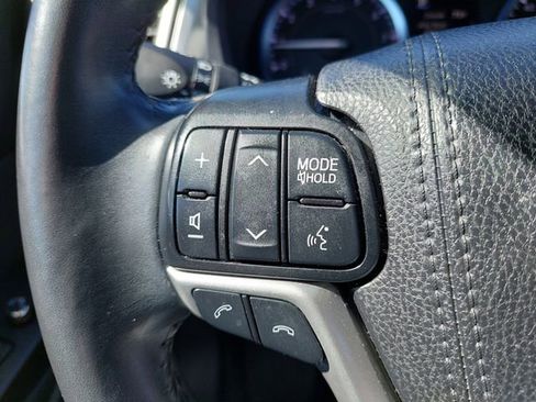 Certified 2019 Toyota Highlander XLE w/ Preferred Accessory Package image 32