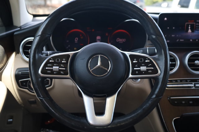 Used 2021 Mercedes-Benz GLC 300 4MATIC w/ Multimedia Package image 13