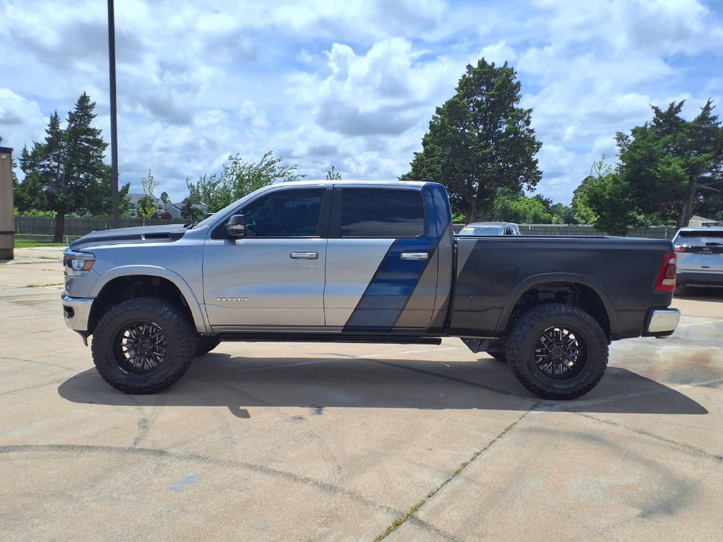 Used 2019 RAM 1500 Laramie AWD/4WD image 2