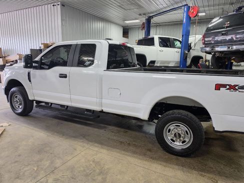 Used 2022 Ford F250 XL w/ Power Equipment Group AWD/4WD image 5