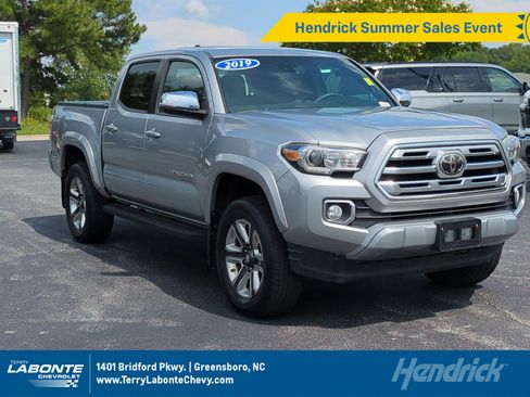 Used 2019 Toyota Tacoma Limited AWD/4WD image 1
