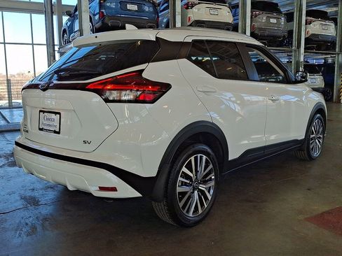 Used 2023 Nissan Kicks SV image 9