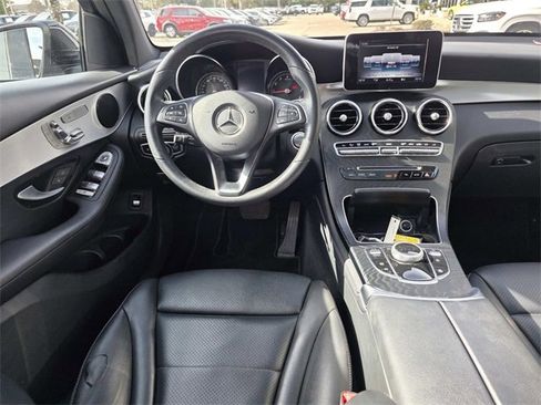 Used 2019 Mercedes-Benz GLC 300 4MATIC image 9