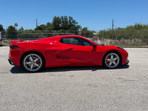 Used 2022 Chevrolet Corvette Stingray Premium Conv w/ Z51 Performance Package RWD image 3