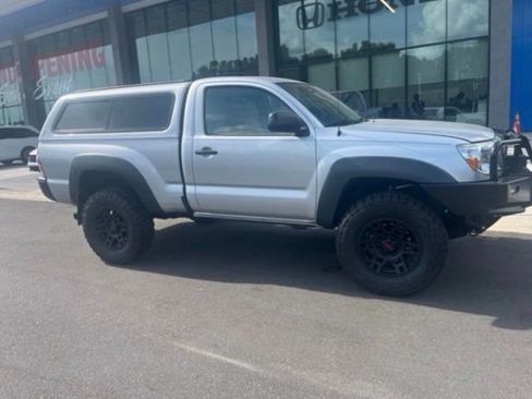 Used 2011 Toyota Tacoma 4x4 Regular Cab image 8