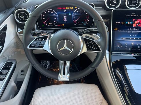 Certified 2025 Mercedes-Benz GLC 300 4MATIC image 27