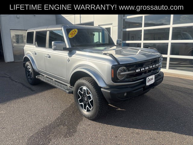 Used 2024 Ford Bronco Outer Banks AWD/4WD image 2