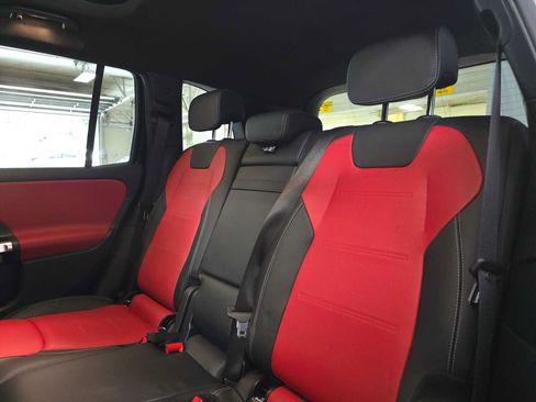Used 2022 Mercedes-Benz GLB 35 AMG 4MATIC image 17