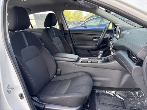Used 2025 Nissan Sentra SV FWD image 29
