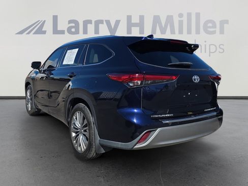 Used 2020 Toyota Highlander Platinum image 3