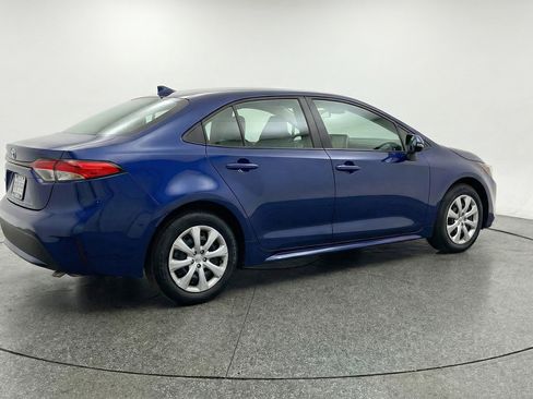 Used 2025 Toyota Corolla LE FWD image 9