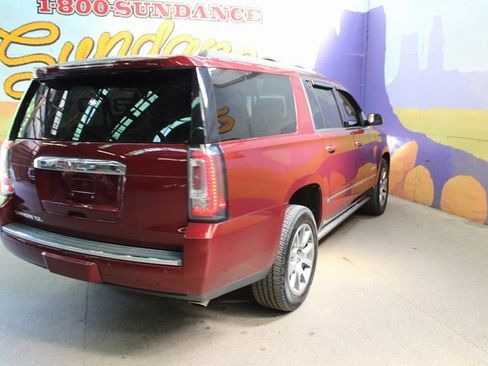 Used 2018 GMC Yukon XL Denali image 7