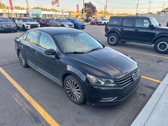 Used 2016 Volkswagen Passat 1.8T SE FWD image 3