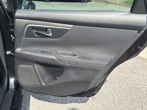 Used 2014 Nissan Altima 2.5 S w/ Display Audio Package FWD image 15