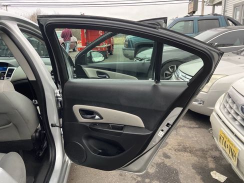 Used 2015 Chevrolet Cruze LT image 20