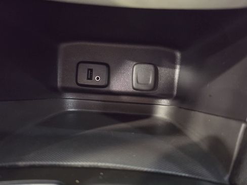 Used 2018 Chevrolet Equinox LS FWD image 20