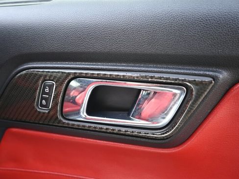 Used 2015 Ford Mustang Coupe image 39