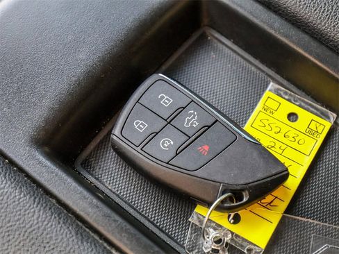 Used 2024 Chevrolet Silverado 2500 Custom w/ Custom Value Package image 32