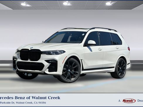 Used 2022 BMW X7 xDrive40i w/ M Sport Package AWD/4WD image 1