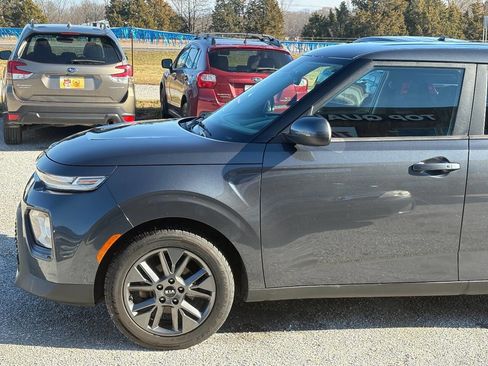 Used 2020 Kia Soul EX image 18
