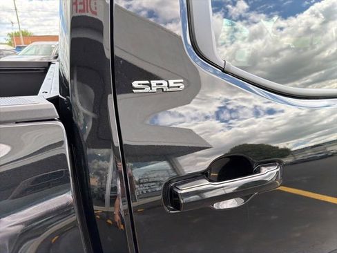 Used 2025 Toyota Tacoma SR5 AWD/4WD image 22