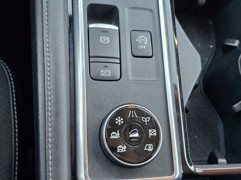 Used 2022 Nissan Pathfinder SL image 22