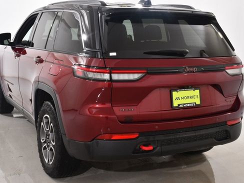 Used 2022 Jeep Grand Cherokee Trailhawk AWD/4WD image 14