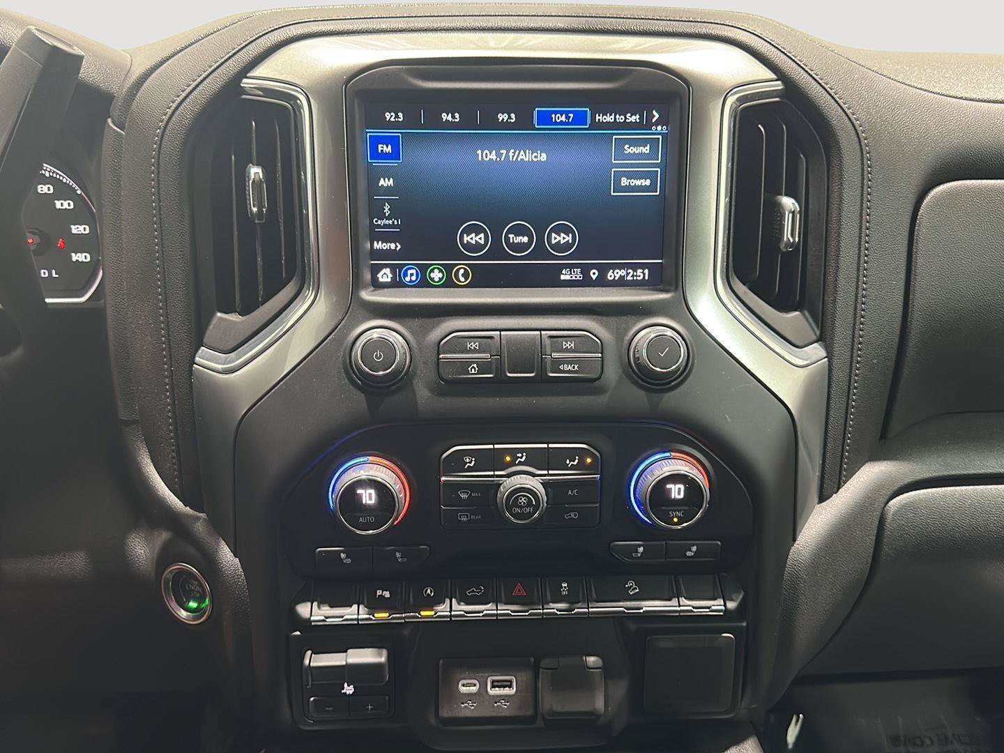 Used 2022 Chevrolet Silverado 1500 RST AWD/4WD image 12