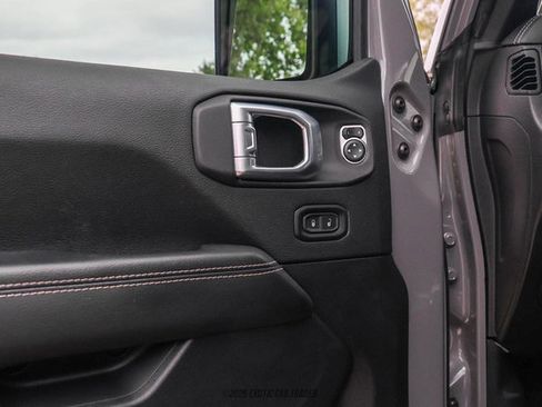 Used 2022 Jeep Wrangler Unlimited Sahara w/ Cold Weather Group AWD/4WD image 24