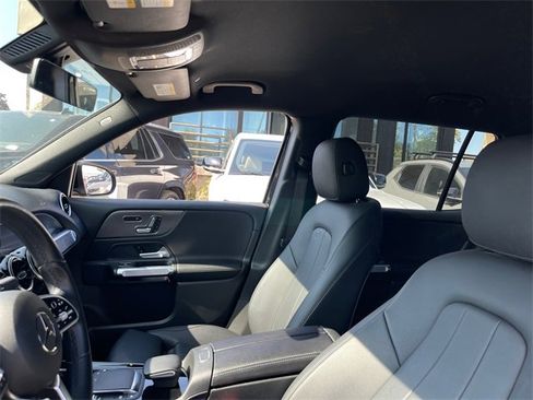 Used 2023 Mercedes-Benz GLB 250 4MATIC image 11