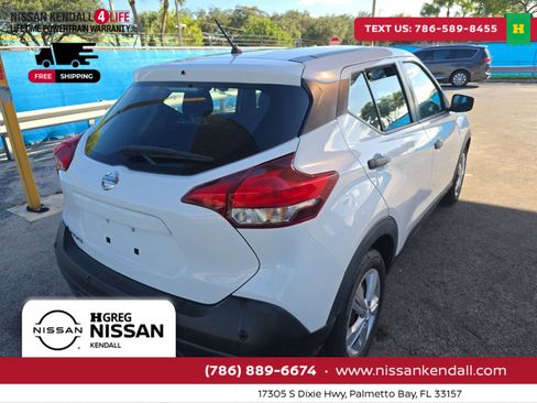Used 2020 Nissan Kicks S image 4