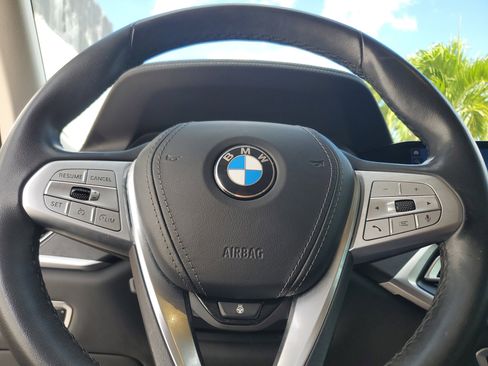 Used 2022 BMW X7 xDrive40i w/ Premium Package image 22