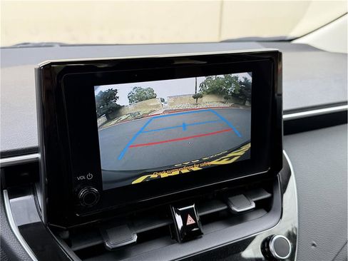 Used 2023 Toyota Corolla LE FWD image 17