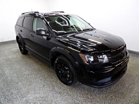 Used 2020 Dodge Journey SE w/ SE Popular Equipment Group FWD image 3