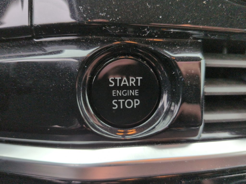 Used 2025 Nissan Pathfinder SV AWD/4WD image 17