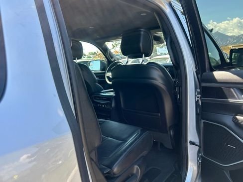 Used 2024 Jeep Wagoneer Series II w/ Flexible Seating Group AWD/4WD image 15