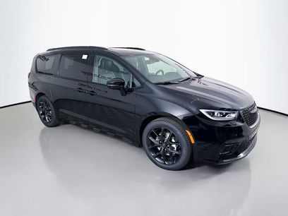 New 2026 Chrysler Pacifica Limited