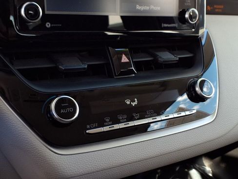 Certified 2021 Toyota Corolla LE image 10