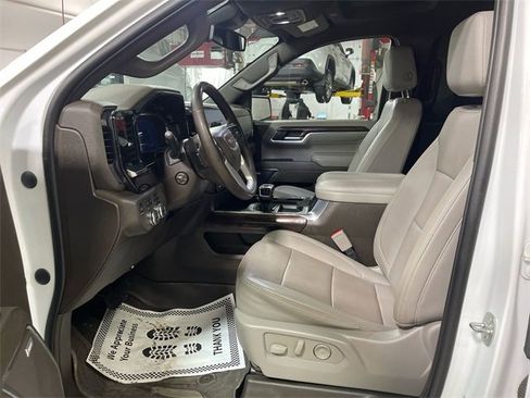 Used 2023 GMC Sierra 1500 SLT image 11