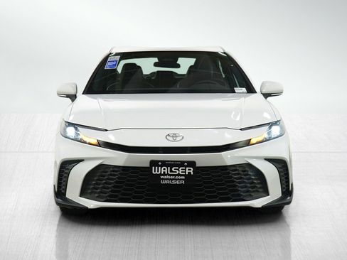 Used 2025 Toyota Camry SE image 10