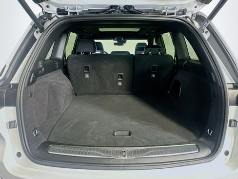 Used 2023 Jeep Grand Cherokee Overland w/ Advanced Protech Group III image 31