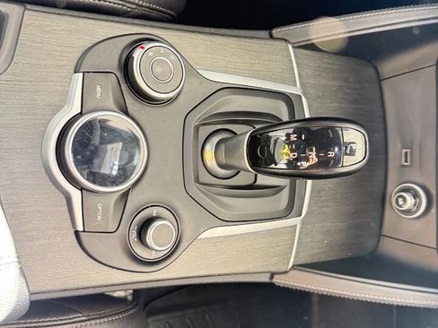 Used 2018 Alfa Romeo Stelvio Ti Sport image 59