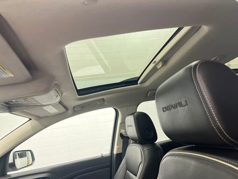 Used 2023 GMC Acadia Denali w/ Denali Ultimate Package image 14