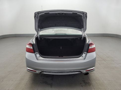 Used 2017 Honda Accord EX-L image 29