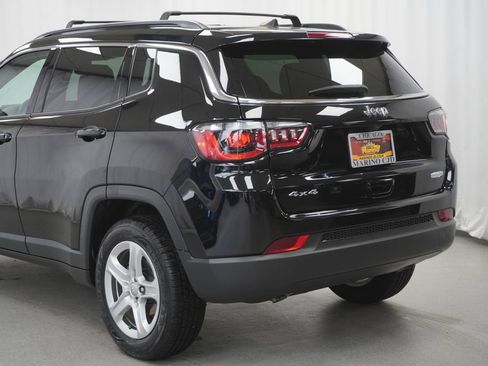 Certified 2023 Jeep Compass Latitude image 13