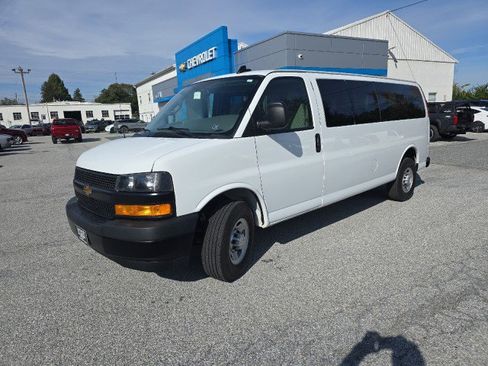 Used 2024 Chevrolet Express 3500 LS image 7