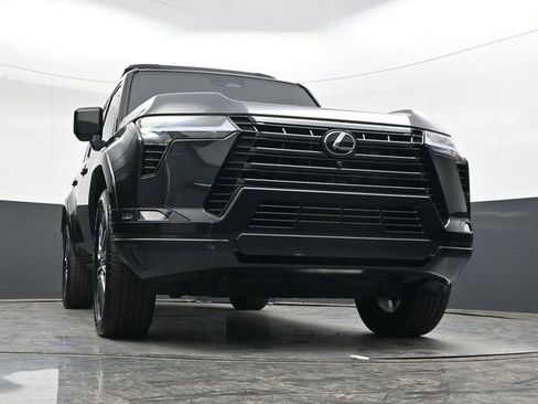 Used 2024 Lexus GX 550 w/ Accessory Package (31) image 28